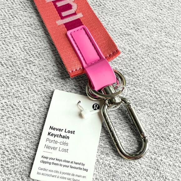NEW Lululemon Never lost Keychain Wordmark Pink Silver - Picture 4 of 8